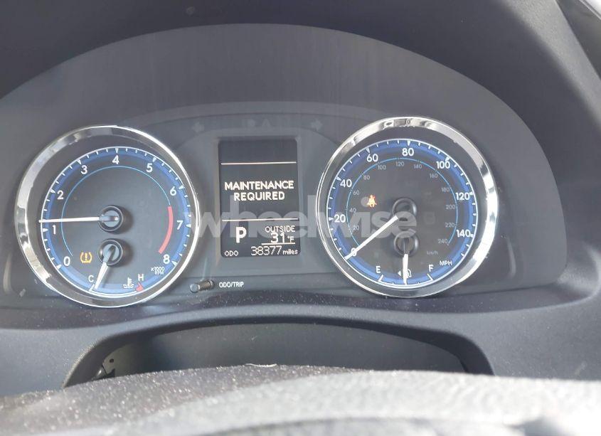 Photo 15 of 2018 Toyota Corolla LE (VIN 2T1BURHE7JC119141)