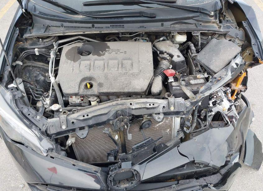 Photo 10 of 2018 Toyota Corolla L/LE/XLE/SE/XSE (VIN 2T1BURHE7JC975409)