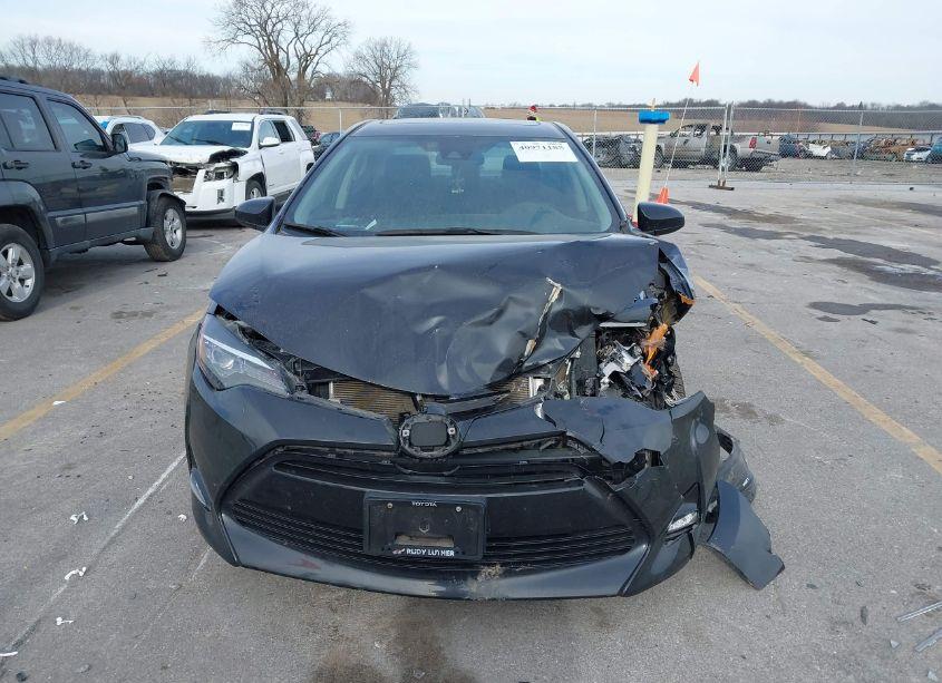 Photo 12 of 2018 Toyota Corolla L/LE/XLE/SE/XSE (VIN 2T1BURHE7JC975409)