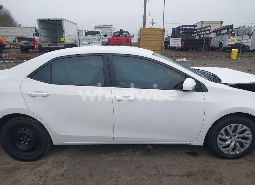 Photo 14 of 2018 Toyota Corolla LE (VIN 2T1BURHE7JC978830)