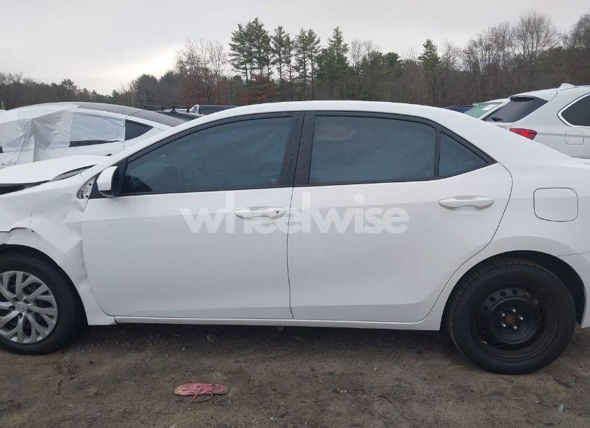 Photo 15 of 2018 Toyota Corolla LE (VIN 2T1BURHE7JC978830)