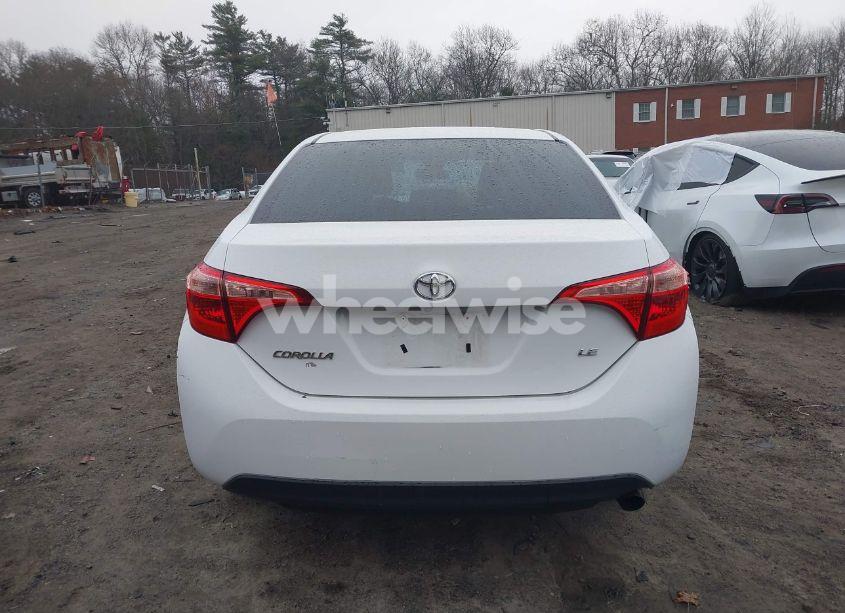 Photo 17 of 2018 Toyota Corolla LE (VIN 2T1BURHE7JC978830)