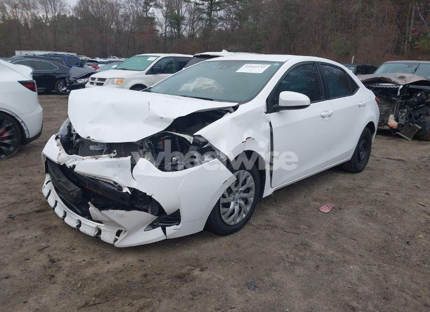 Photo 2 of 2018 Toyota Corolla LE (VIN 2T1BURHE7JC978830)