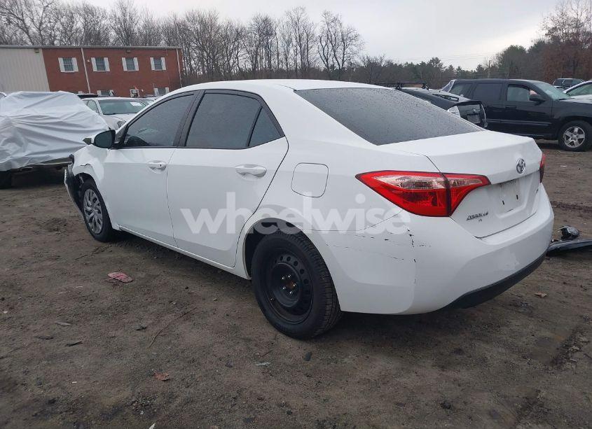Photo 3 of 2018 Toyota Corolla LE (VIN 2T1BURHE7JC978830)