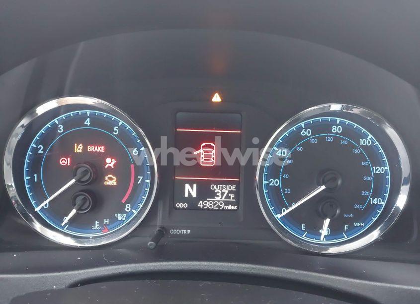 Photo 7 of 2018 Toyota Corolla LE (VIN 2T1BURHE7JC978830)