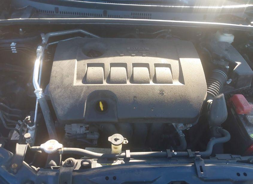 Photo 10 of 2018 Toyota Corolla LE (VIN 2T1BURHE7JC981033)