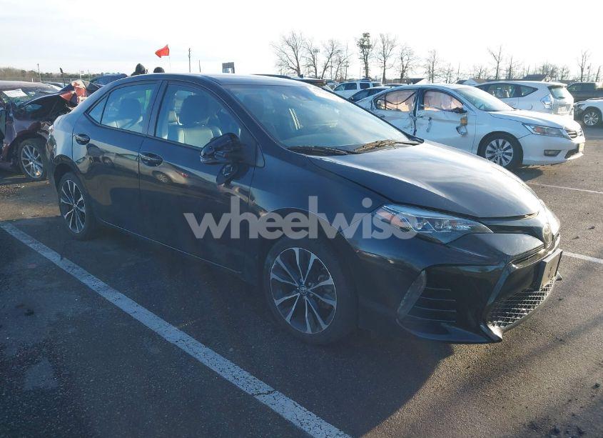 2018 Toyota Corolla L/LE/XLE/SE/XSE (VIN 2T1BURHE7JC996986) main photo