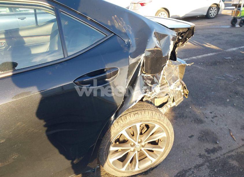 Photo 6 of 2018 Toyota Corolla L/LE/XLE/SE/XSE (VIN 2T1BURHE7JC996986)