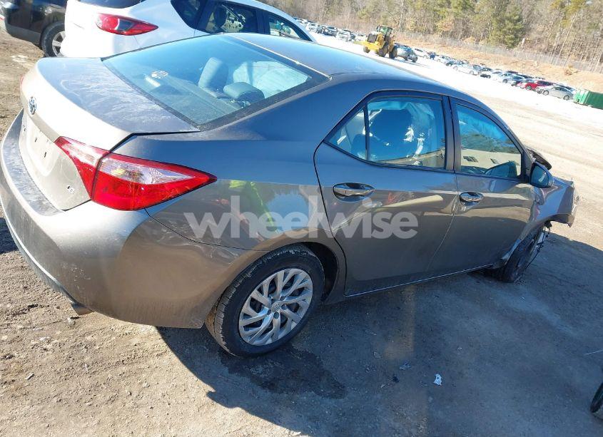 Photo 13 of 2019 Toyota Corolla LE (VIN 2T1BURHE7KC135356)