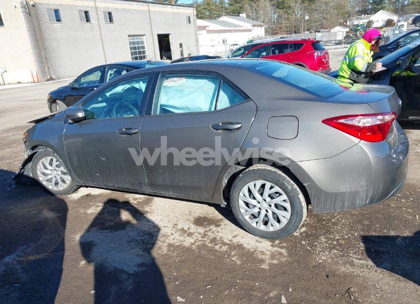 Photo 14 of 2019 Toyota Corolla LE (VIN 2T1BURHE7KC135356)