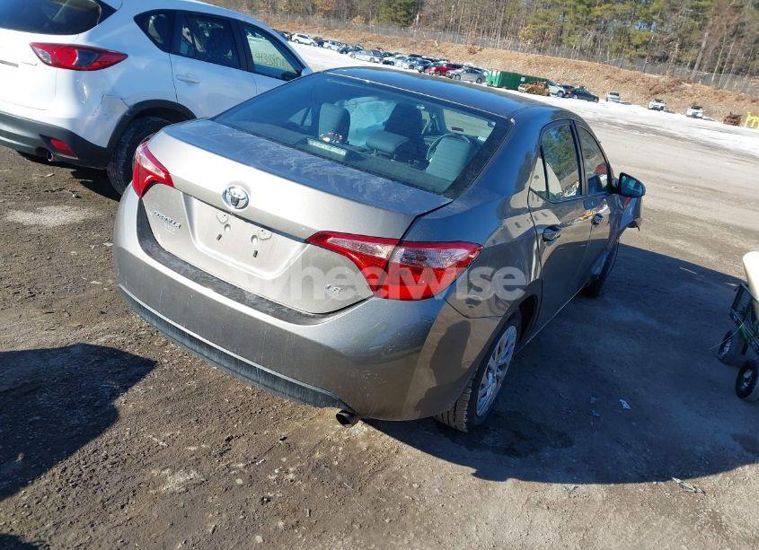 Photo 4 of 2019 Toyota Corolla LE (VIN 2T1BURHE7KC135356)