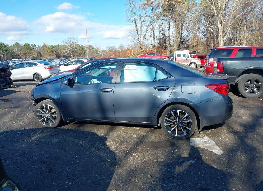 Photo 14 of 2019 Toyota Corolla SE (VIN 2T1BURHE7KC137480)