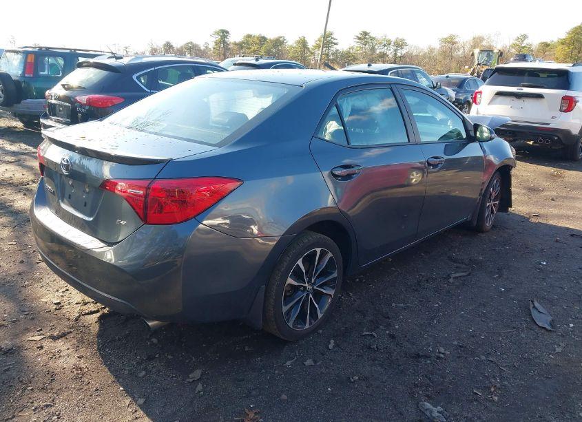 Photo 4 of 2019 Toyota Corolla SE (VIN 2T1BURHE7KC137480)