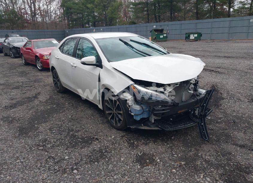 2019 Toyota Corolla SE (VIN 2T1BURHE7KC138564) main photo