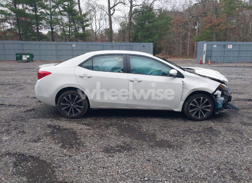 Photo 13 of 2019 Toyota Corolla SE (VIN 2T1BURHE7KC138564)