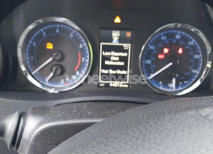 Photo 15 of 2019 Toyota Corolla SE (VIN 2T1BURHE7KC138564)