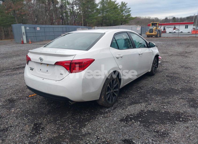 Photo 4 of 2019 Toyota Corolla SE (VIN 2T1BURHE7KC138564)
