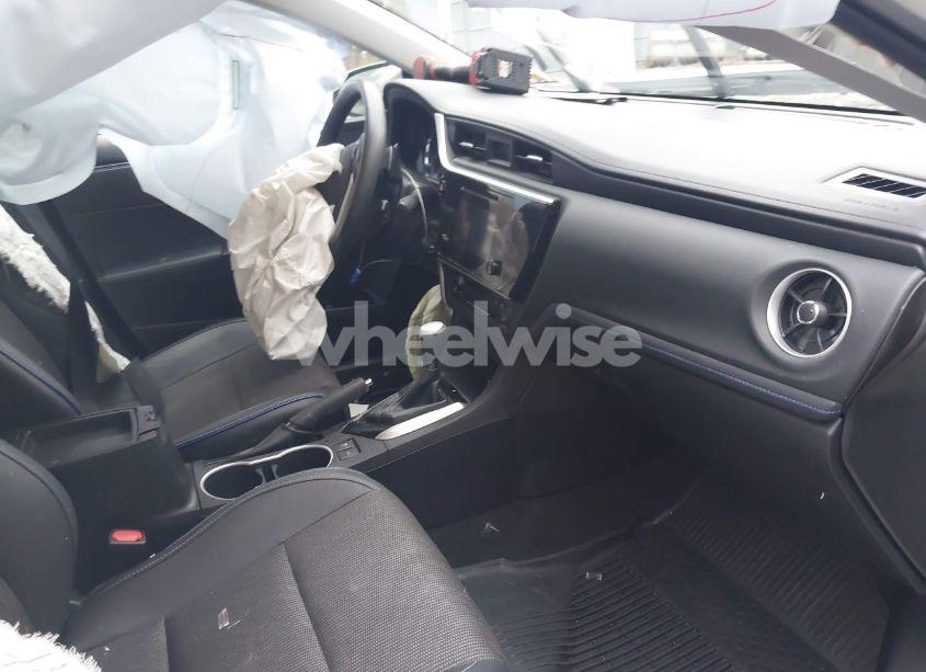 Photo 5 of 2019 Toyota Corolla SE (VIN 2T1BURHE7KC138564)