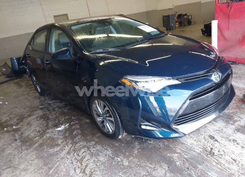 2019 Toyota Corolla XLE (VIN 2T1BURHE7KC138628) main photo