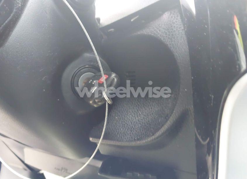 Photo 11 of 2019 Toyota Corolla SE (VIN 2T1BURHE7KC139584)