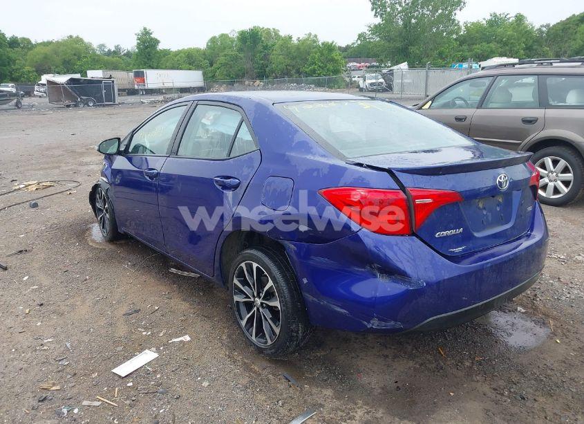 Photo 3 of 2019 Toyota Corolla SE (VIN 2T1BURHE7KC139584)