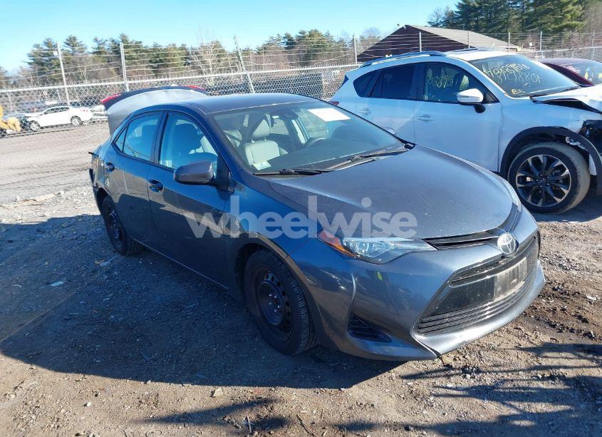 2019 Toyota Corolla LE (VIN 2T1BURHE7KC141268) main photo