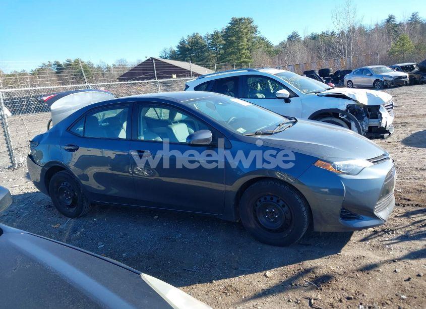 Photo 13 of 2019 Toyota Corolla LE (VIN 2T1BURHE7KC141268)