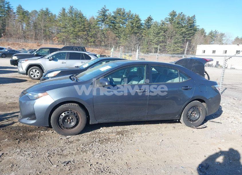 Photo 14 of 2019 Toyota Corolla LE (VIN 2T1BURHE7KC141268)