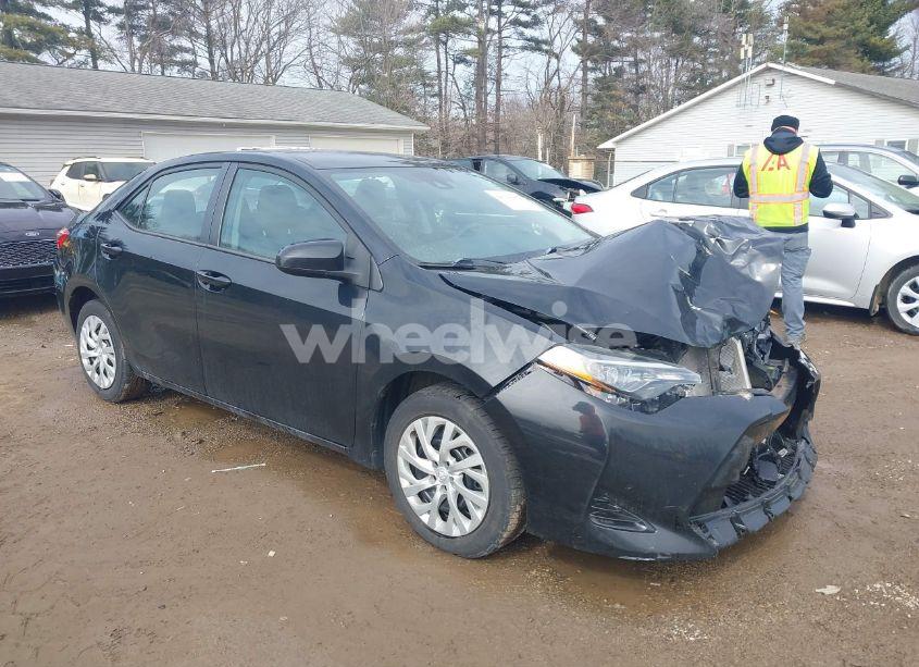 2019 Toyota Corolla LE (VIN 2T1BURHE7KC146101) main photo