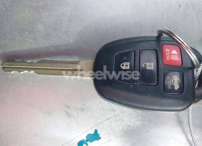 Photo 11 of 2019 Toyota Corolla LE (VIN 2T1BURHE7KC146101)