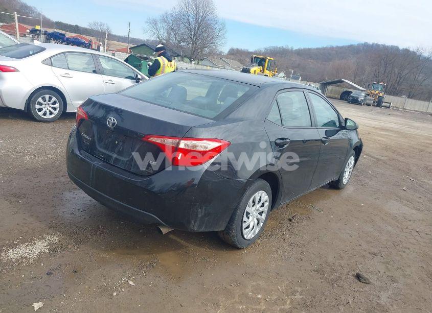 Photo 4 of 2019 Toyota Corolla LE (VIN 2T1BURHE7KC146101)
