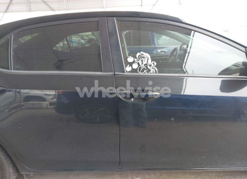 Photo 13 of 2019 Toyota Corolla LE (VIN 2T1BURHE7KC149855)