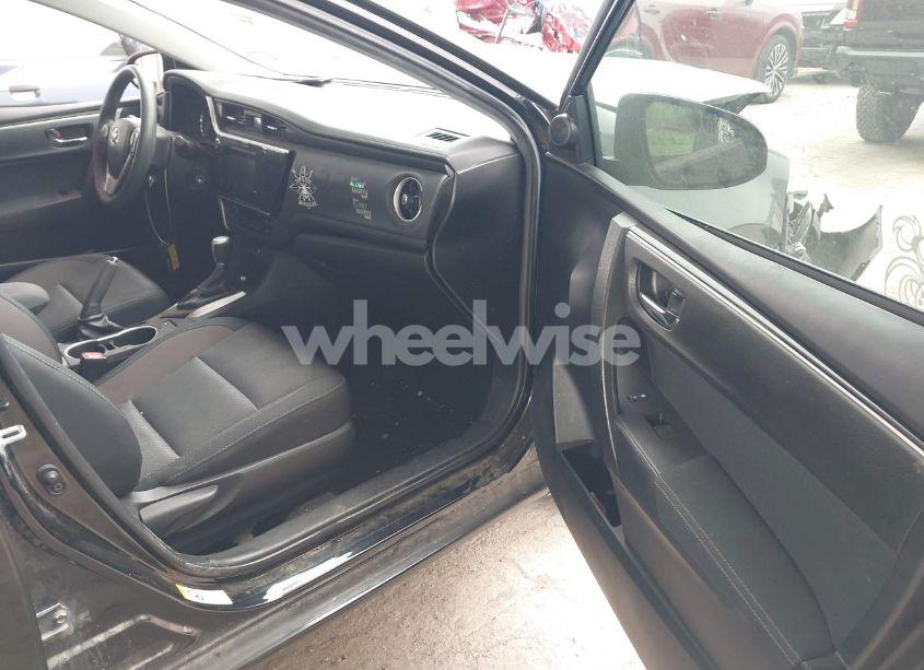 Photo 5 of 2019 Toyota Corolla LE (VIN 2T1BURHE7KC149855)