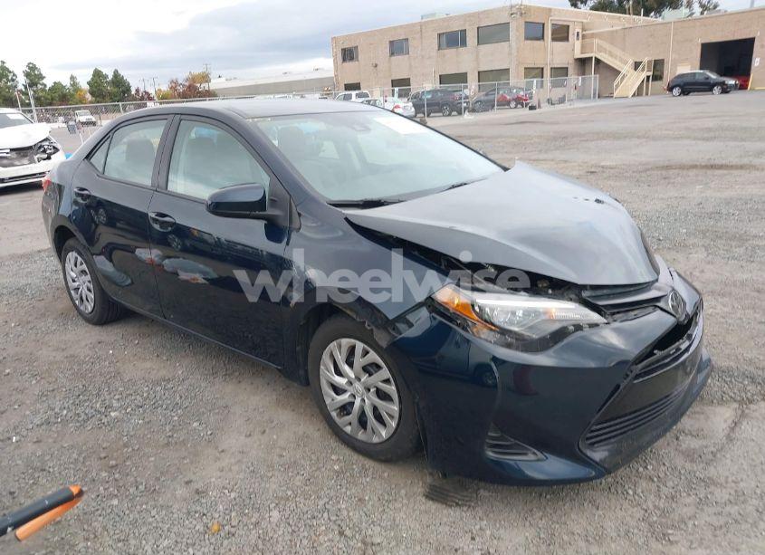 2019 Toyota Corolla LE (VIN 2T1BURHE7KC178868) main photo