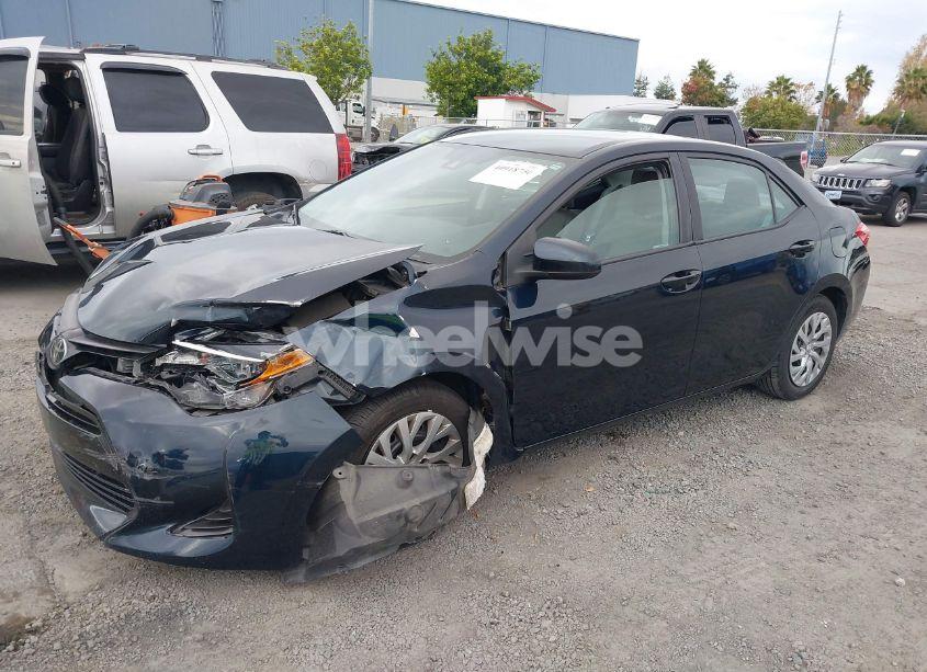 Photo 2 of 2019 Toyota Corolla LE (VIN 2T1BURHE7KC178868)