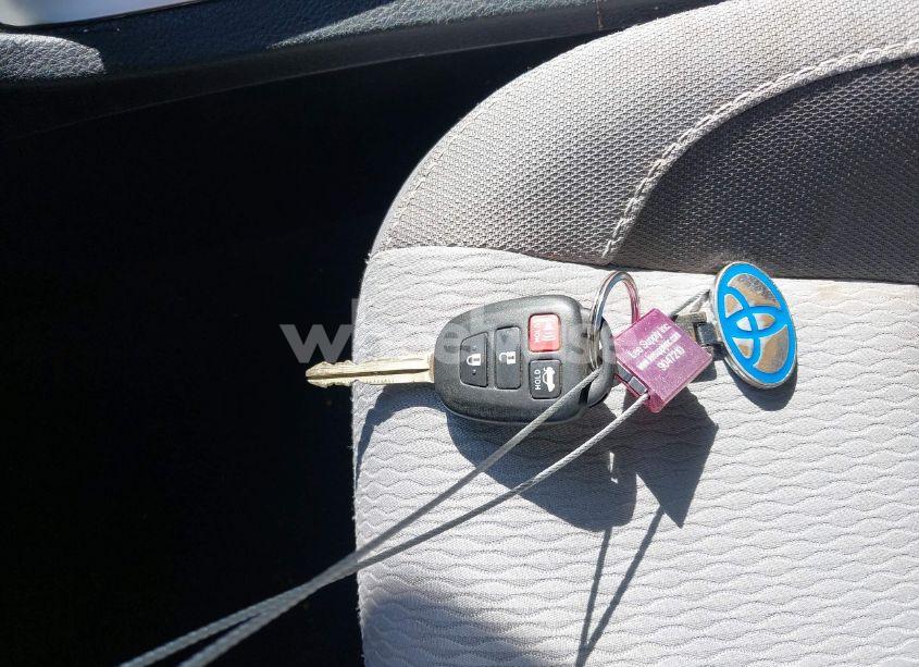 Photo 11 of 2019 Toyota Corolla LE (VIN 2T1BURHE7KC183584)