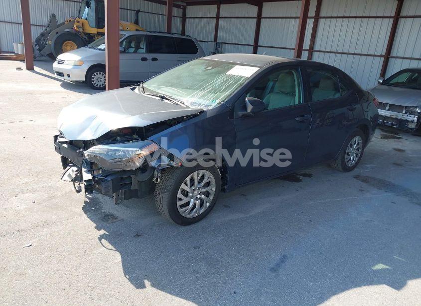 Photo 2 of 2019 Toyota Corolla LE (VIN 2T1BURHE7KC183584)