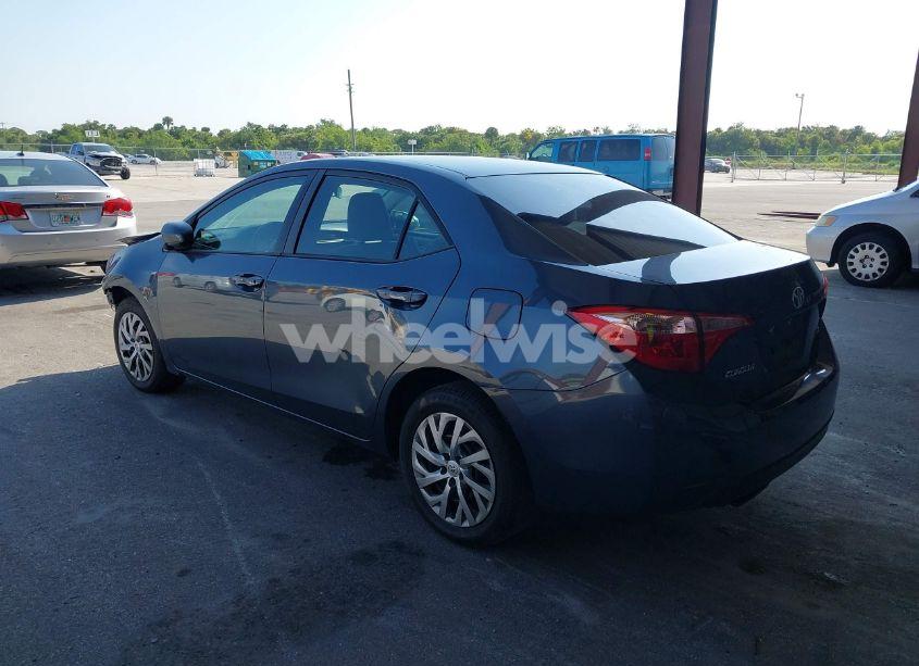 Photo 3 of 2019 Toyota Corolla LE (VIN 2T1BURHE7KC183584)