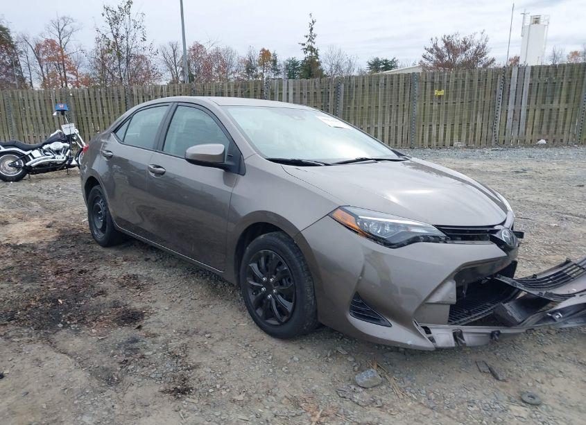 2019 Toyota Corolla LE (VIN 2T1BURHE7KC184461) main photo