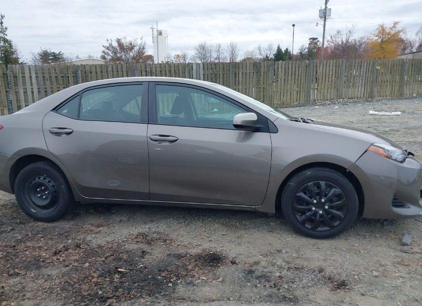 Photo 13 of 2019 Toyota Corolla LE (VIN 2T1BURHE7KC184461)