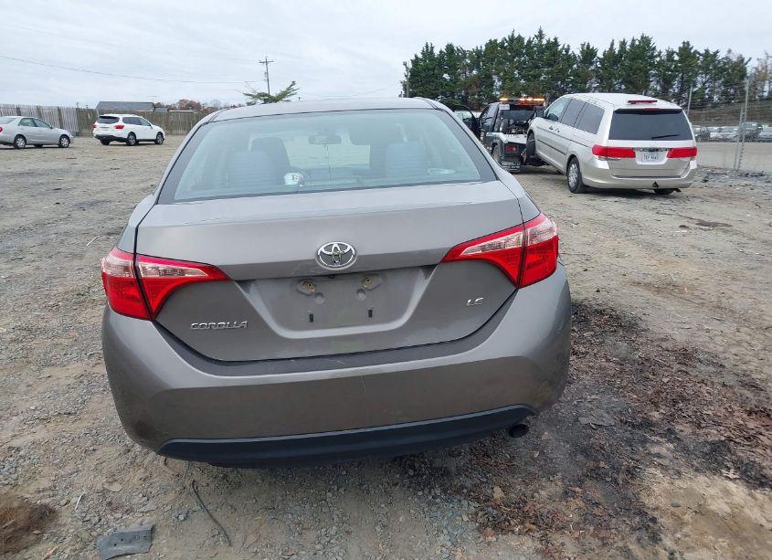 Photo 16 of 2019 Toyota Corolla LE (VIN 2T1BURHE7KC184461)