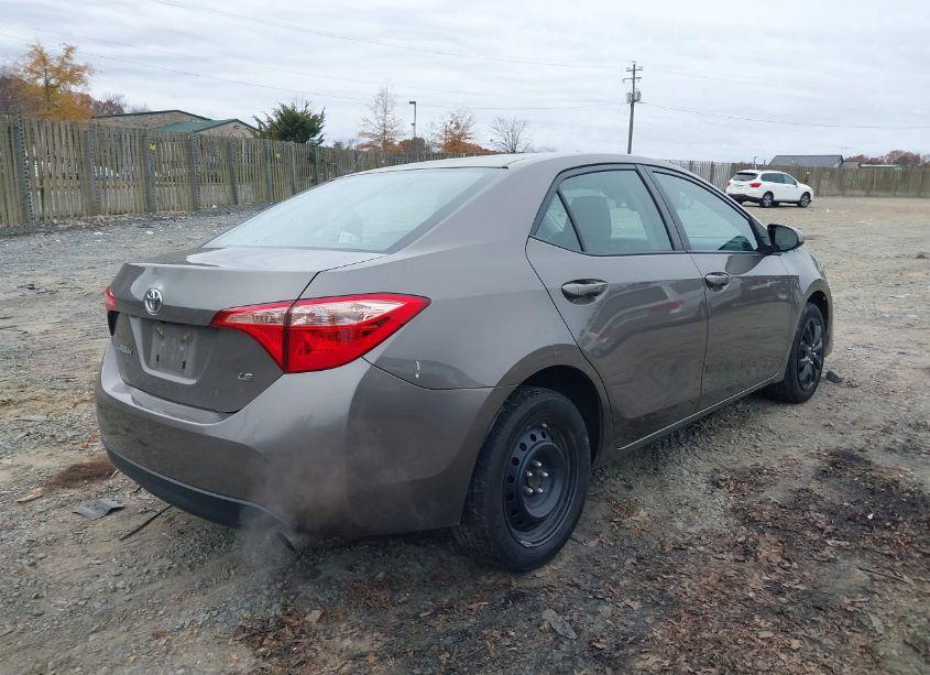 Photo 4 of 2019 Toyota Corolla LE (VIN 2T1BURHE7KC184461)