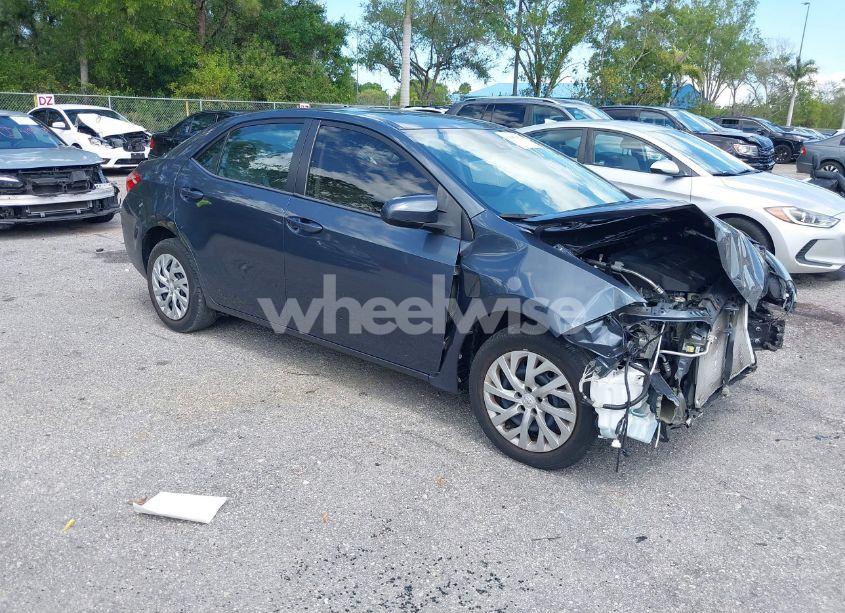 2019 Toyota Corolla LE (VIN 2T1BURHE7KC185853) main photo