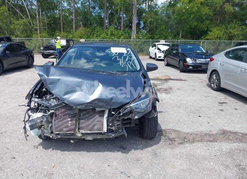 Photo 13 of 2019 Toyota Corolla LE (VIN 2T1BURHE7KC185853)