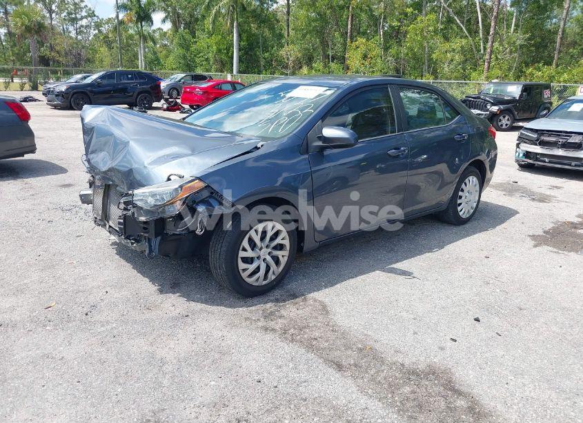 Photo 2 of 2019 Toyota Corolla LE (VIN 2T1BURHE7KC185853)