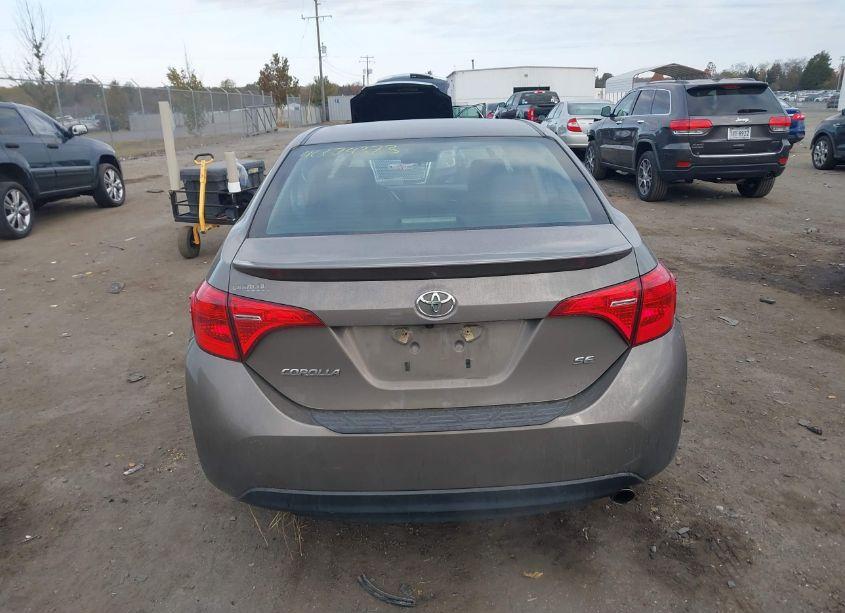 Photo 16 of 2019 Toyota Corolla SE (VIN 2T1BURHE7KC189305)