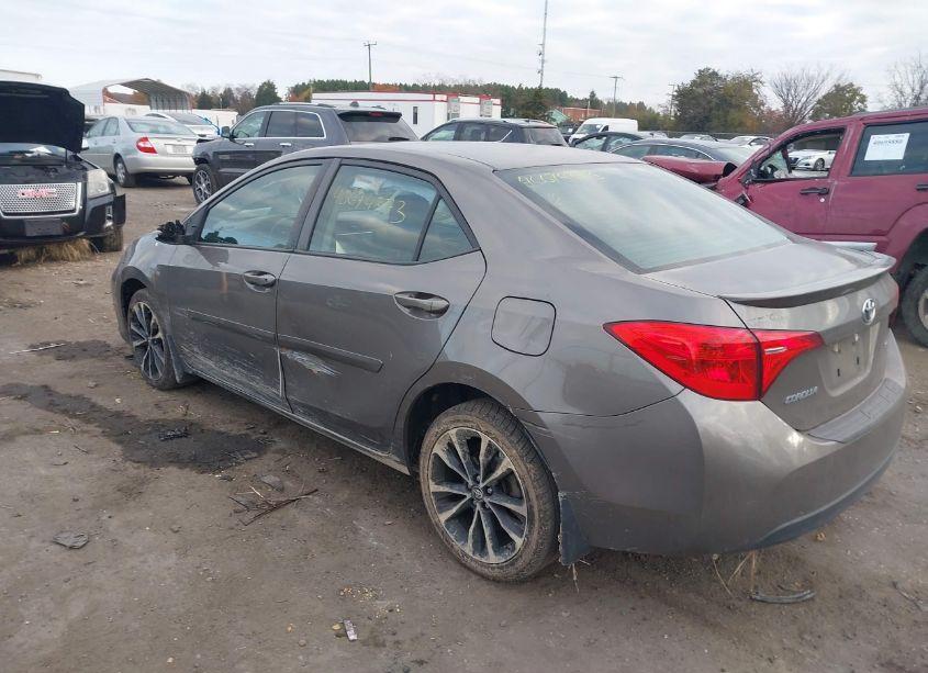 Photo 3 of 2019 Toyota Corolla SE (VIN 2T1BURHE7KC189305)