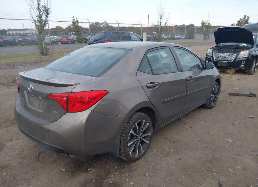 Photo 4 of 2019 Toyota Corolla SE (VIN 2T1BURHE7KC189305)
