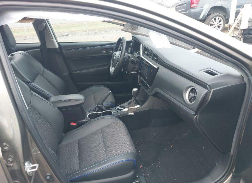 Photo 5 of 2019 Toyota Corolla SE (VIN 2T1BURHE7KC189305)