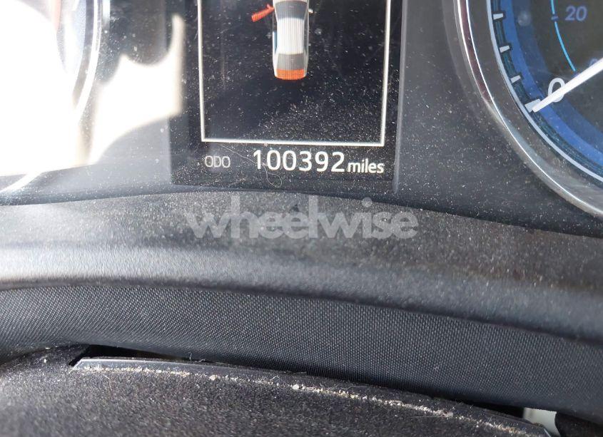 Photo 16 of 2019 Toyota Corolla SE (VIN 2T1BURHE7KC192303)